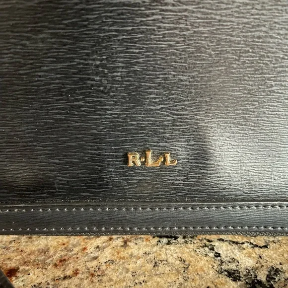 Ralph Lauren genuine leather cross body bag. - Picture 2 of 10